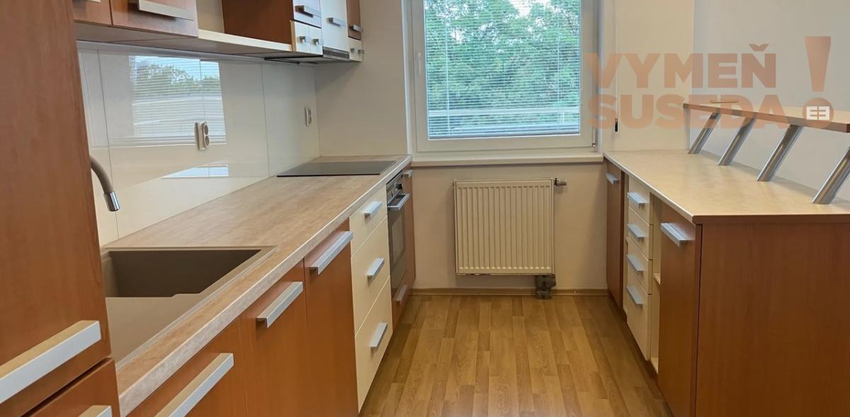 VYMEŇ SUSEDA! – VÝNIMOČNÝ 4 IZB. ZARIADENÝ BYT S DVOMA LOGGIAMI, PAŽÍTKOVÁ UL., BRATISLAVA II, RUŽINOV