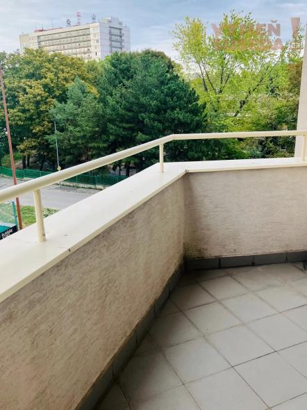 VYMEŇ SUSEDA! – VÝNIMOČNÝ 4 IZB. ZARIADENÝ BYT S DVOMA LOGGIAMI, PAŽÍTKOVÁ UL., BRATISLAVA II, RUŽINOV