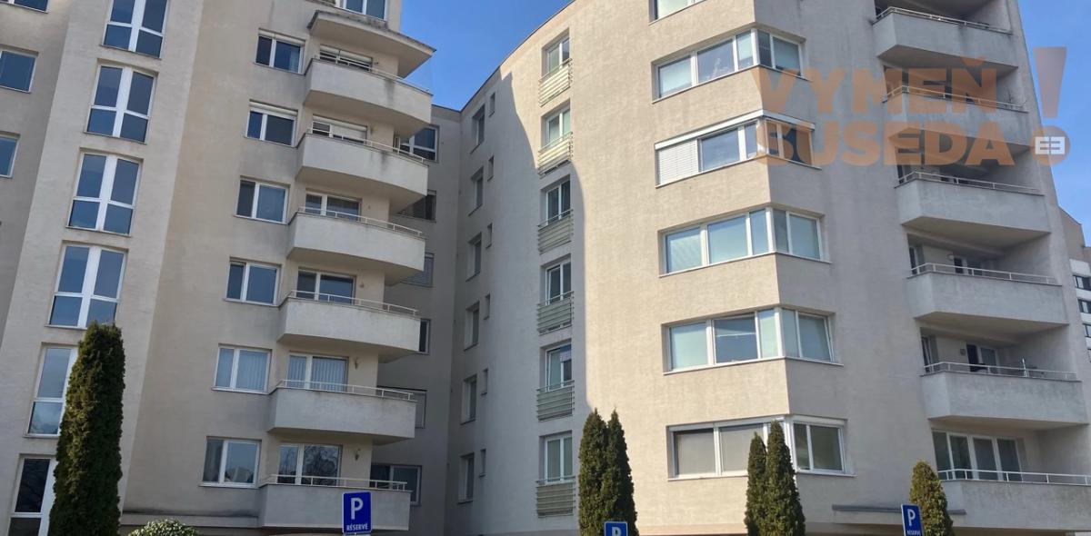 VYMEŇ SUSEDA! – VÝNIMOČNÝ 4 IZB. ZARIADENÝ BYT S DVOMA LOGGIAMI, PAŽÍTKOVÁ UL., BRATISLAVA II, RUŽINOV