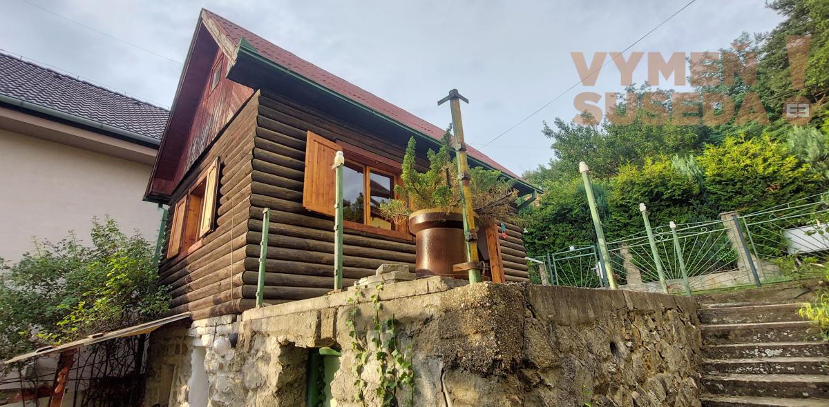 REZERVOVANÉ! - VÝNIMOČNÁ REKREAČNÁ CHATA, POZEMOK 395.00 m2 - ULICA NAD VINOHRADMI., BA IV – DNV.