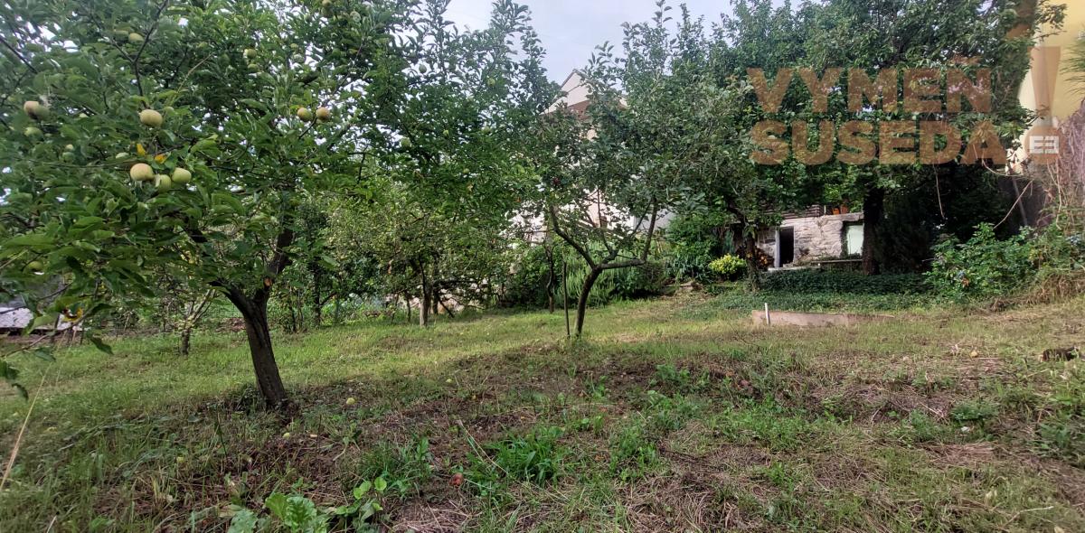 REZERVOVANÉ! - VÝNIMOČNÁ REKREAČNÁ CHATA, POZEMOK 395.00 m2 - ULICA NAD VINOHRADMI., BA IV – DNV.