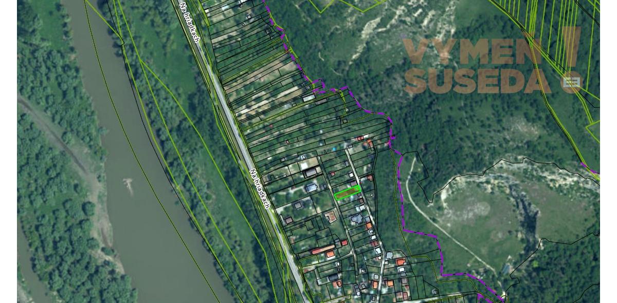 REZERVOVANÉ! - VÝNIMOČNÁ REKREAČNÁ CHATA, POZEMOK 395.00 m2 - ULICA NAD VINOHRADMI., BA IV – DNV.