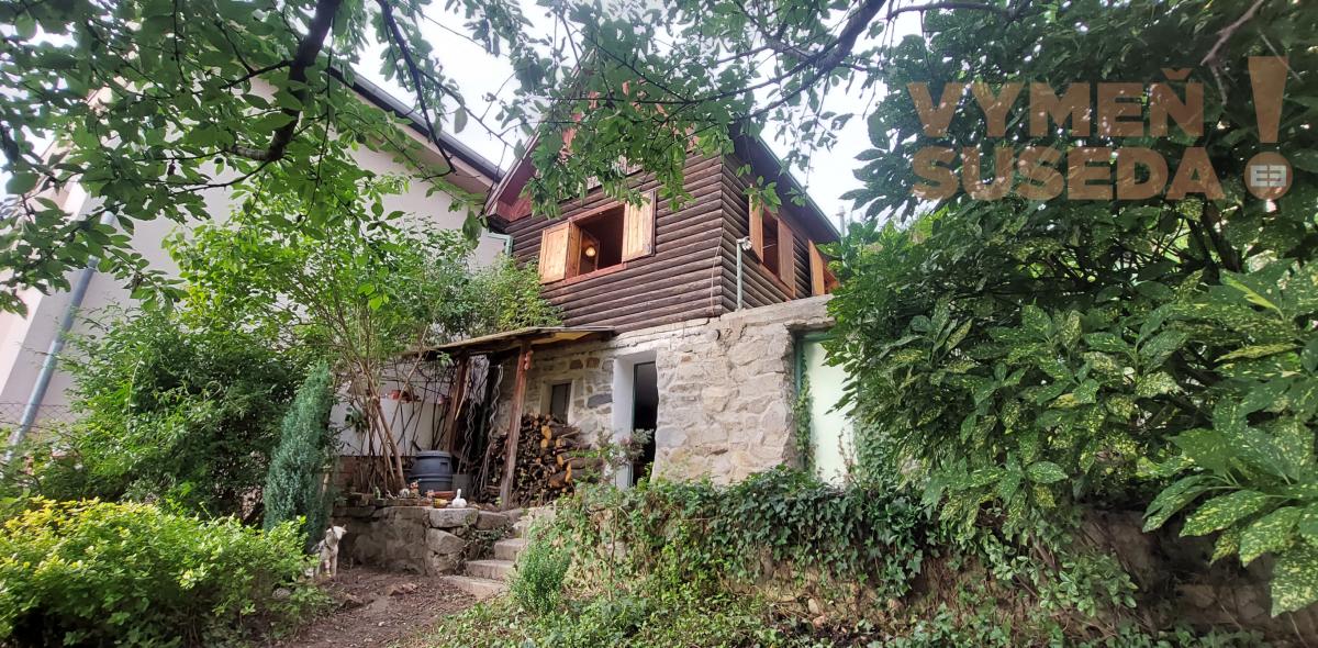 REZERVOVANÉ! - VÝNIMOČNÁ REKREAČNÁ CHATA, POZEMOK 395.00 m2 - ULICA NAD VINOHRADMI., BA IV – DNV.