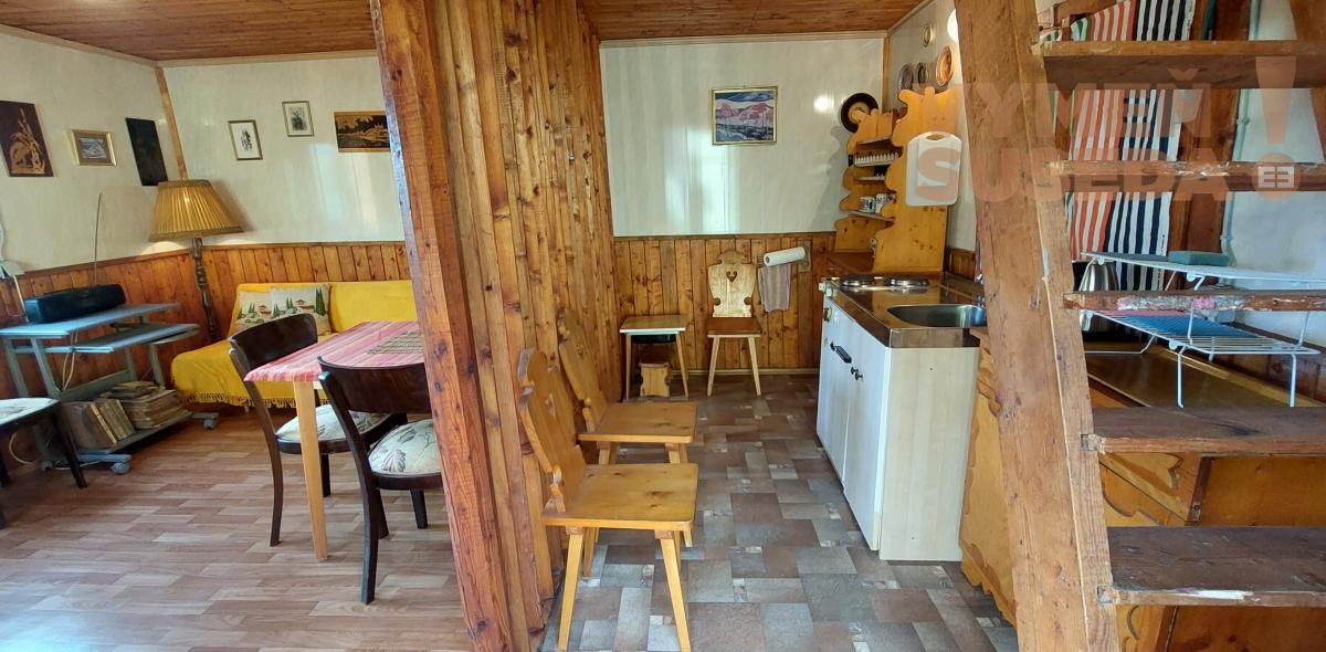 REZERVOVANÉ! - VÝNIMOČNÁ REKREAČNÁ CHATA, POZEMOK 395.00 m2 - ULICA NAD VINOHRADMI., BA IV – DNV.