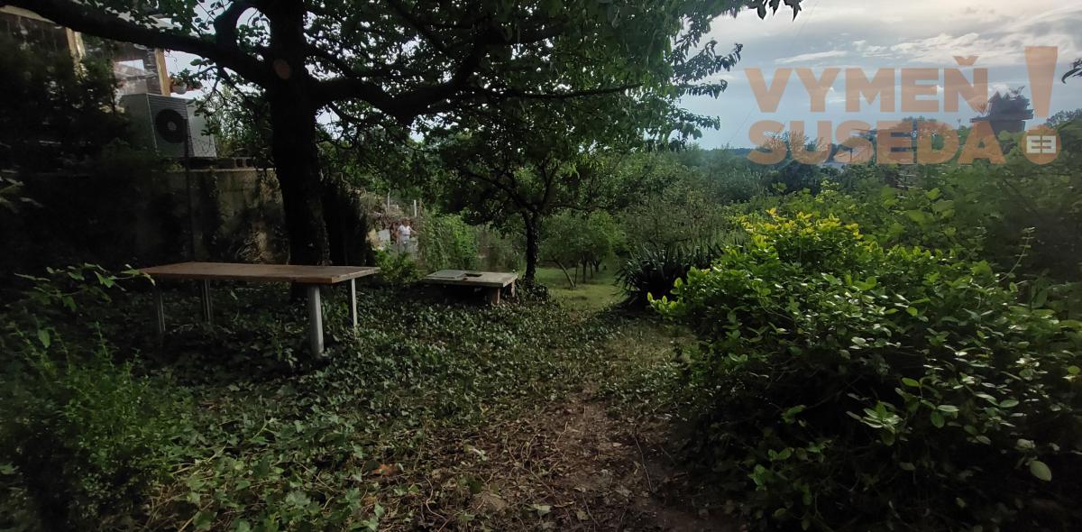 REZERVOVANÉ! - VÝNIMOČNÁ REKREAČNÁ CHATA, POZEMOK 395.00 m2 - ULICA NAD VINOHRADMI., BA IV – DNV.