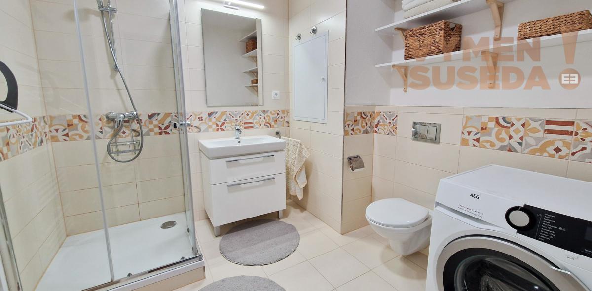 VYMEŇ SUSEDA! - Výnimočný 2 IZB. BYT s balkónom, zariadená NOVOSTAVBA ,veľká pivnica a parking, Devínka pod Lesom