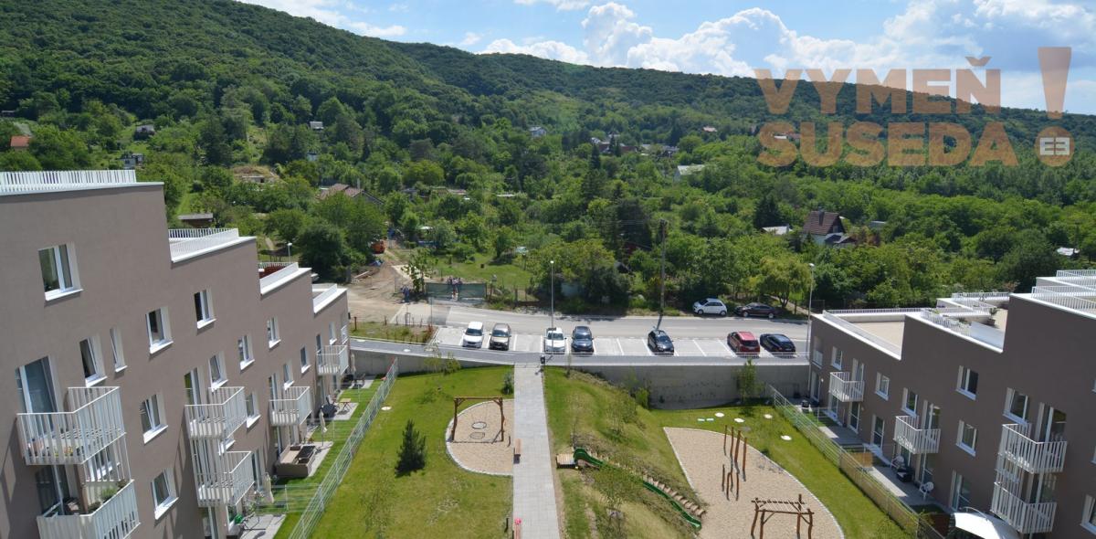 VYMEŇ SUSEDA! - Výnimočný 2 IZB. BYT s balkónom, zariadená NOVOSTAVBA ,veľká pivnica a parking, Devínka pod Lesom