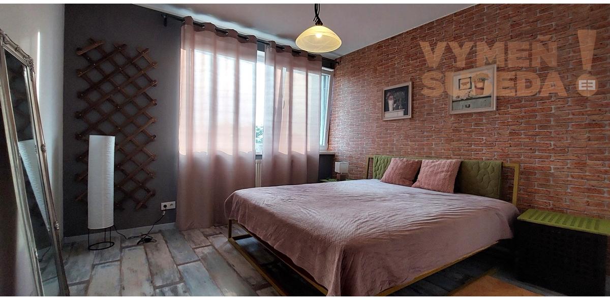 VYMEŇ SUSEDA! - VÝNIMOČNÝ 3 IZB. KOMPLETNE ZARIADENÝ BYT s parkovaním, obec Dunajská Lužná