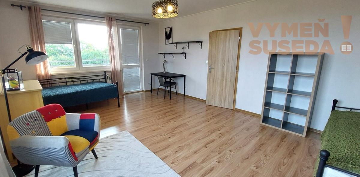 VYMEŇ SUSEDA! - VÝNIMOČNÝ 3 IZB. KOMPLETNE ZARIADENÝ BYT s parkovaním, obec Dunajská Lužná