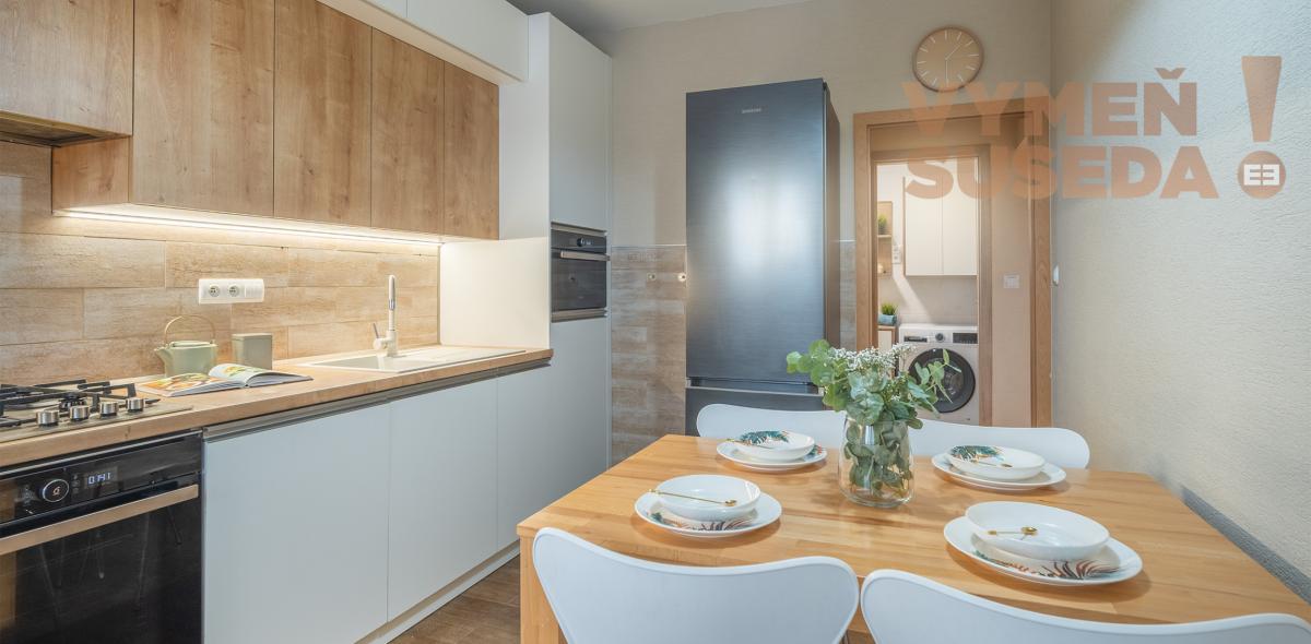 REZERVOVANÉ! - VÝNIMOČNÝ 4 IZB. ZREKONŠTRUOVANÝ BYT s LOGGIOU, VYHĽADÁVANÁ LOKALITA PETRŽALKA, SMOLENICKÁ UL., BA V.