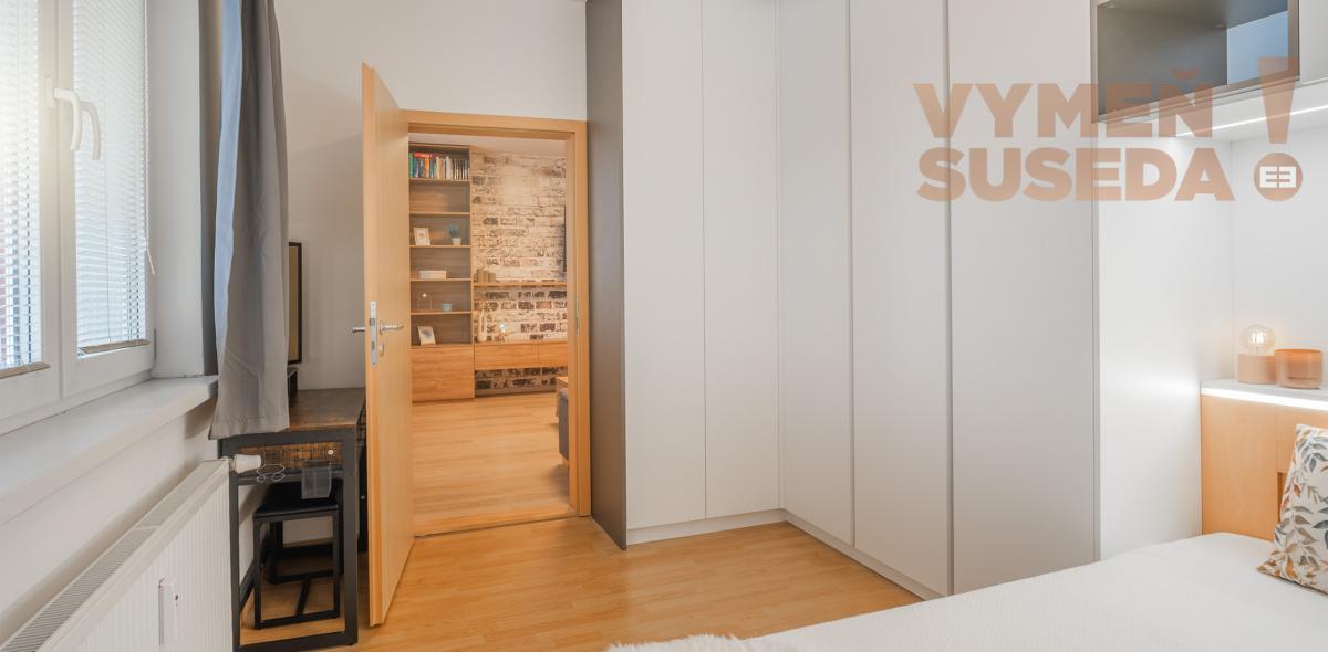 REZERVOVANÉ! - VÝNIMOČNÝ 4 IZB. ZREKONŠTRUOVANÝ BYT s LOGGIOU, VYHĽADÁVANÁ LOKALITA PETRŽALKA, SMOLENICKÁ UL., BA V.