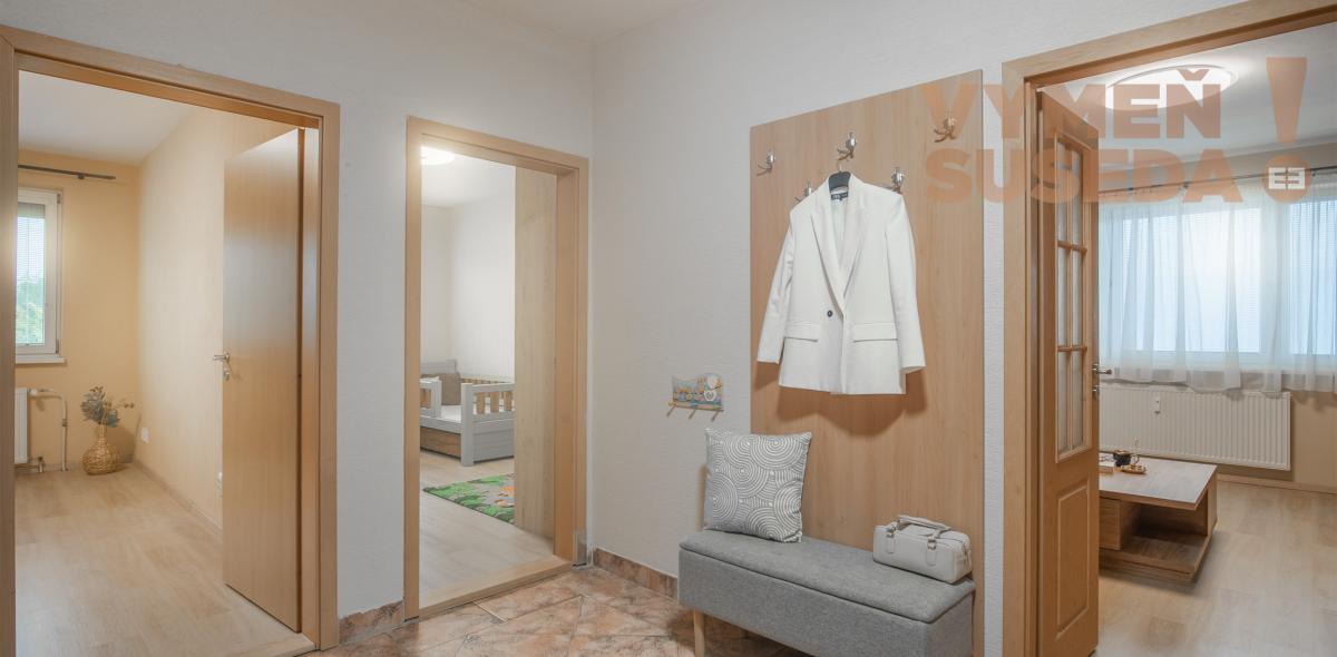 REZERVOVANÉ! - VÝNIMOČNÝ 4 IZB. ZREKONŠTRUOVANÝ BYT s LOGGIOU, VYHĽADÁVANÁ LOKALITA PETRŽALKA, SMOLENICKÁ UL., BA V.