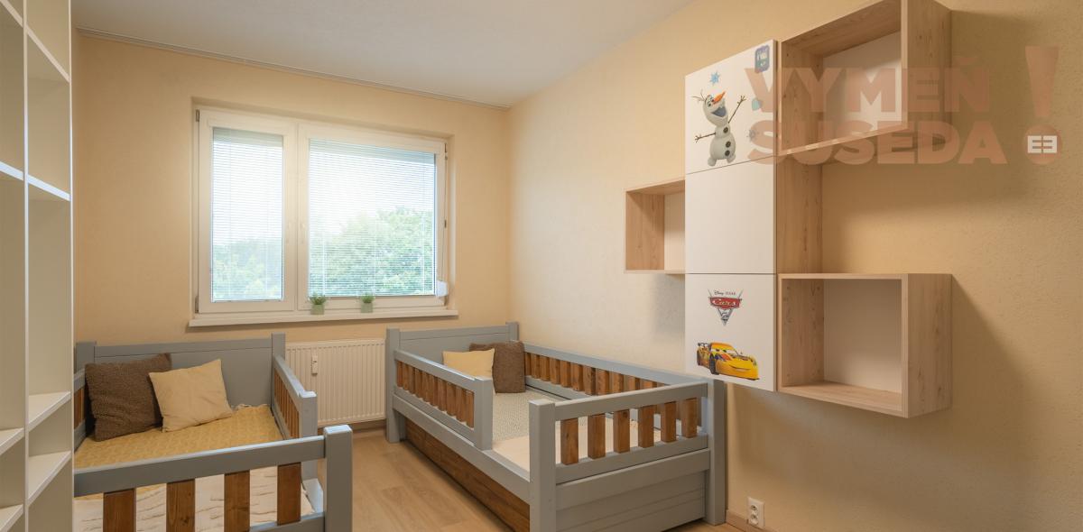 REZERVOVANÉ! - VÝNIMOČNÝ 4 IZB. ZREKONŠTRUOVANÝ BYT s LOGGIOU, VYHĽADÁVANÁ LOKALITA PETRŽALKA, SMOLENICKÁ UL., BA V.