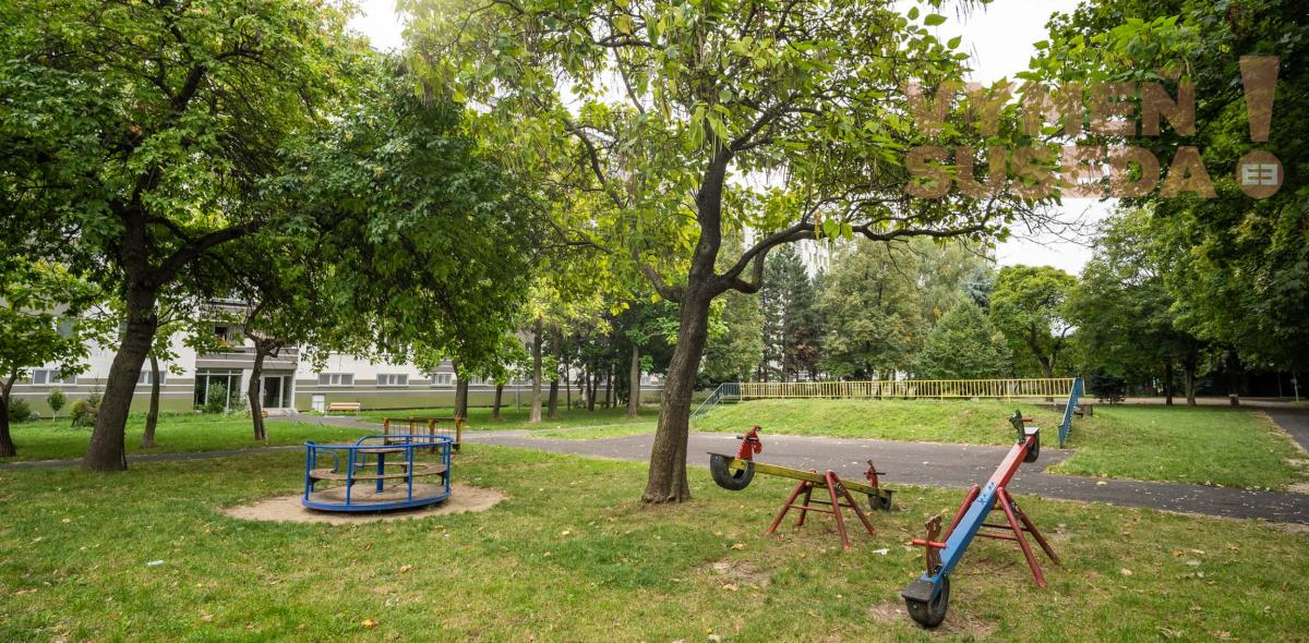 REZERVOVANÉ! - VÝNIMOČNÝ 4 IZB. ZREKONŠTRUOVANÝ BYT s LOGGIOU, VYHĽADÁVANÁ LOKALITA PETRŽALKA, SMOLENICKÁ UL., BA V.
