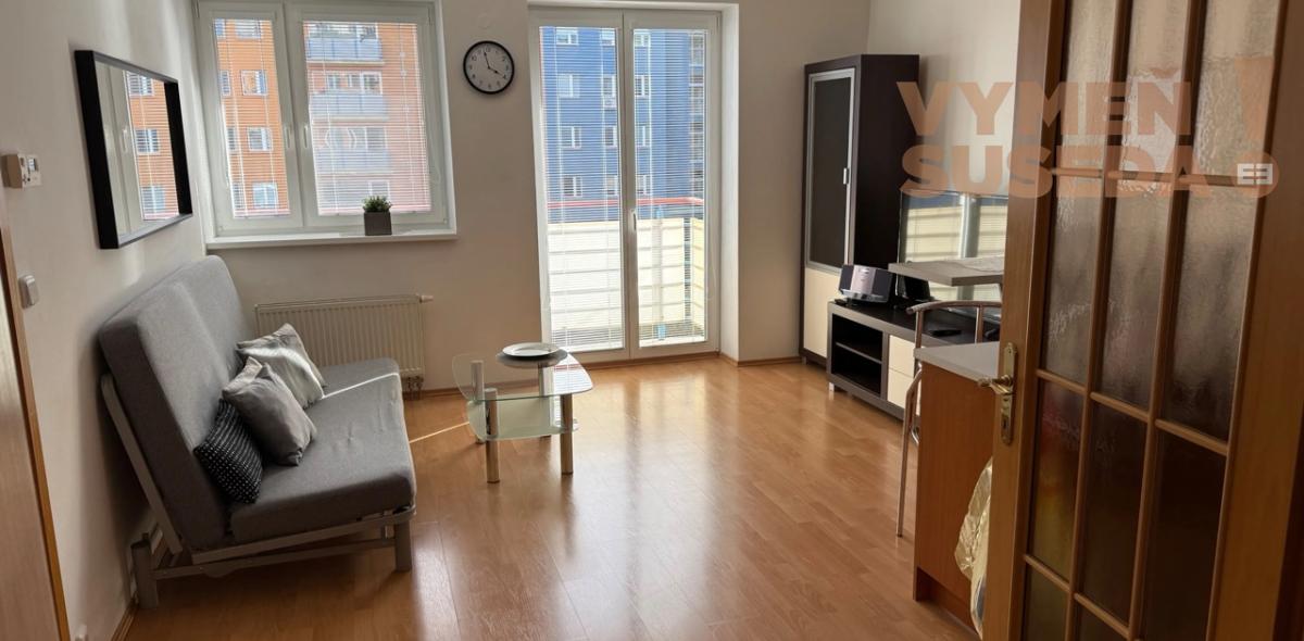 VYMEŇ SUSEDA! – VÝNIMOČNÝ 2 IZB. ZARIADENÝ BYT S BALKÓNOM A PARKOVANÍM, GERCENOVA, BA V, PETRŽALKA