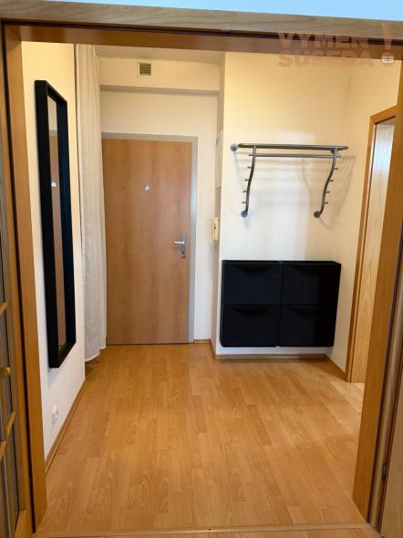 VYMEŇ SUSEDA! – VÝNIMOČNÝ 2 IZB. ZARIADENÝ BYT S BALKÓNOM A PARKOVANÍM, GERCENOVA, BA V, PETRŽALKA