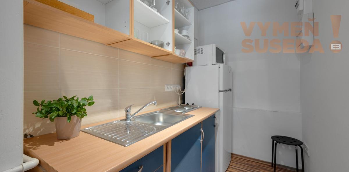 VYMEŇ SUSEDA! - ATRAKTÍVNY SALÓN KRÁSY, s výkladmi do ulice a parkingom, Podunajská ul., BA II . Podunajské Biskupice