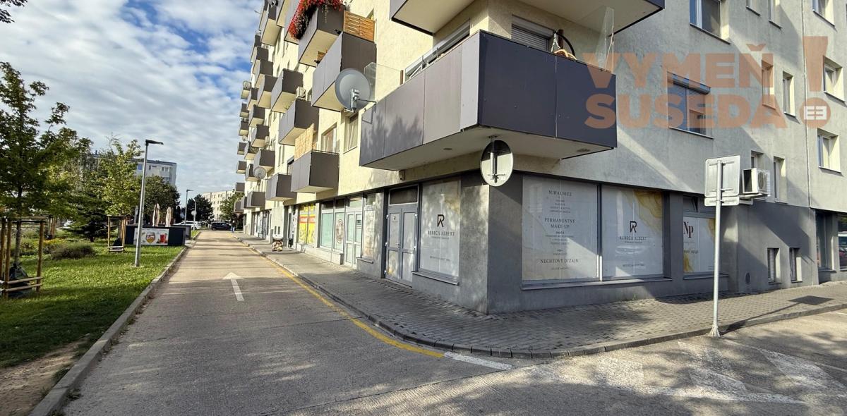 VYMEŇ SUSEDA! - ATRAKTÍVNY SALÓN KRÁSY, s výkladmi do ulice a parkingom, Podunajská ul., BA II . Podunajské Biskupice