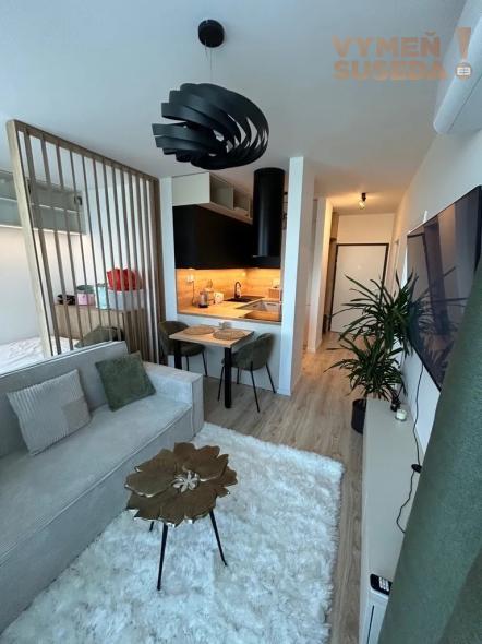 VYMEŇ SUSEDA! – VÝNIMOČNÝ 2 IZB. ZARIADENÝ BYT S LOGGIOU A PARKOVANÍM, LABUTIA, BA V, PETRŽALKA