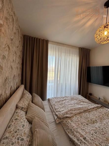 VYMEŇ SUSEDA! – VÝNIMOČNÝ 2 IZB. ZARIADENÝ BYT S LOGGIOU A PARKOVANÍM, LABUTIA, BA V, PETRŽALKA