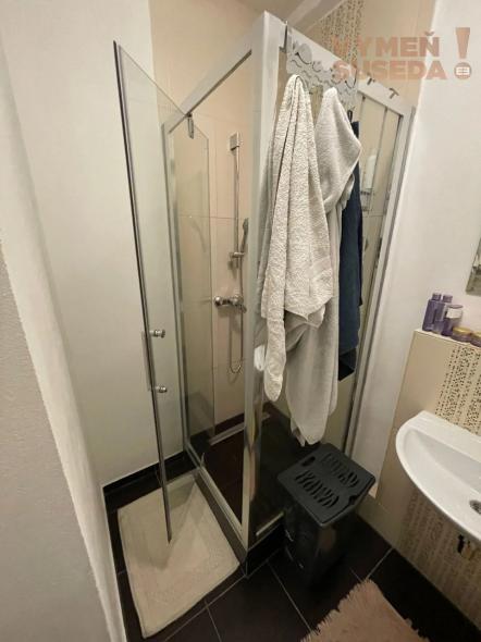 VYMEŇ SUSEDA! – VÝNIMOČNÝ 2 IZB. ZARIADENÝ BYT S BALKÓNOM, SVIDNÍCKA, BA II, RUŽINOV