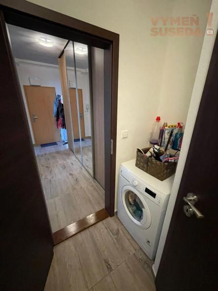 VYMEŇ SUSEDA! – VÝNIMOČNÝ 2 IZB. ZARIADENÝ BYT S BALKÓNOM, SVIDNÍCKA, BA II, RUŽINOV