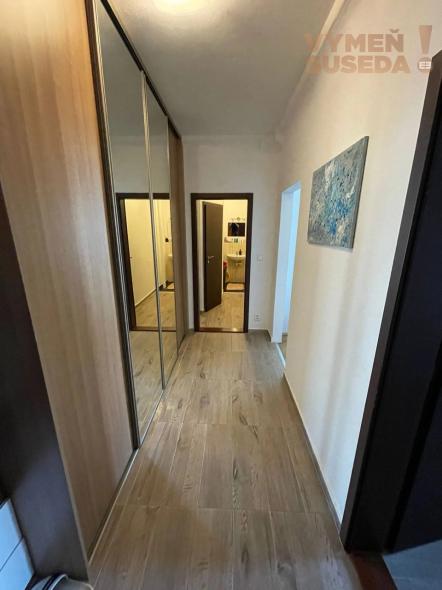 VYMEŇ SUSEDA! – VÝNIMOČNÝ 2 IZB. ZARIADENÝ BYT S BALKÓNOM, SVIDNÍCKA, BA II, RUŽINOV