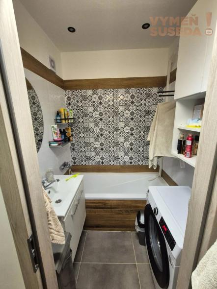 VYMEŇ SUSEDA! – VÝNIMOČNÝ 2 IZB. ZARIADENÝ BYT, MEDVEĎOVEJ UL., BA V, PETRŽALKA