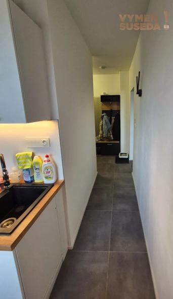 VYMEŇ SUSEDA! – VÝNIMOČNÝ 2 IZB. ZARIADENÝ BYT, MEDVEĎOVEJ UL., BA V, PETRŽALKA