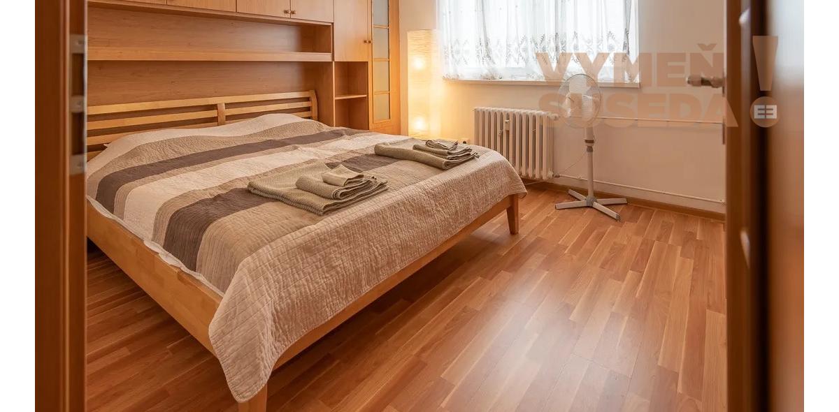 VYMEŇ SUSEDA! – VÝNIMOČNÝ 2 IZB. ZARIADENÝ BYT S BALKÓNOM, BLUMENTÁLSKA UL., BA I, STARÉ MESTO