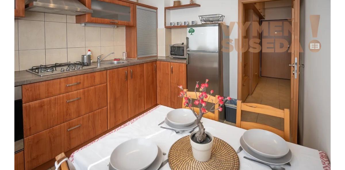 VYMEŇ SUSEDA! – VÝNIMOČNÝ 2 IZB. ZARIADENÝ BYT S BALKÓNOM, BLUMENTÁLSKA UL., BA I, STARÉ MESTO