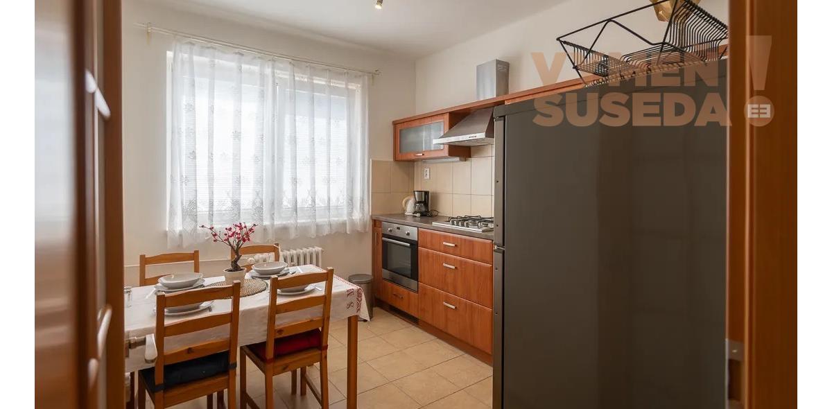 VYMEŇ SUSEDA! – VÝNIMOČNÝ 2 IZB. ZARIADENÝ BYT S BALKÓNOM, BLUMENTÁLSKA UL., BA I, STARÉ MESTO