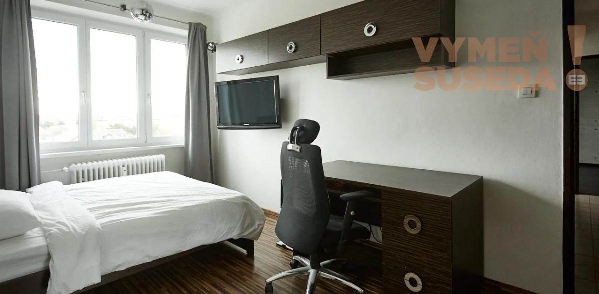 VYMEŇ SUSEDA! – VÝNIMOČNÝ 2 IZB. ZARIADENÝ BYT S BALKÓNOM, HÁLKOVA, BA III, NOVÉ MESTO,