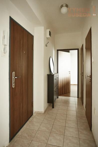 VYMEŇ SUSEDA! – VÝNIMOČNÝ 2 IZB. ZARIADENÝ BYT S BALKÓNOM, HÁLKOVA, BA III, NOVÉ MESTO,