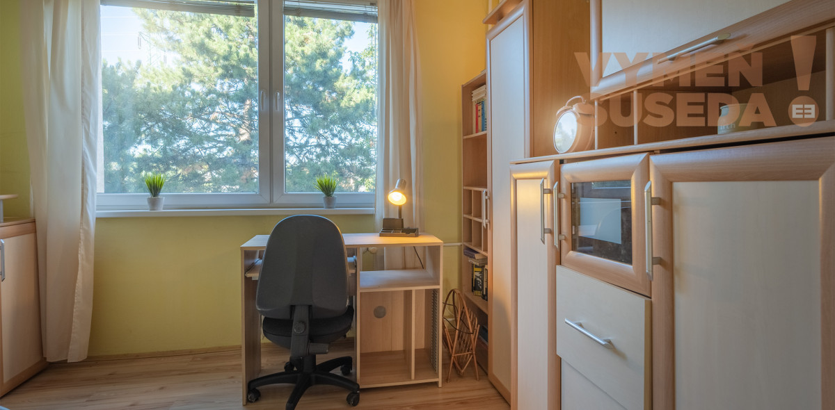 VYMEŇ SUSEDA! - VÝNIMOČNÝ 3 IZB. BYT S PRIESTRANNOU LOGGIOU A PIVNICOU, ul. BANŠELOVA., BA II. - RUŽINOV