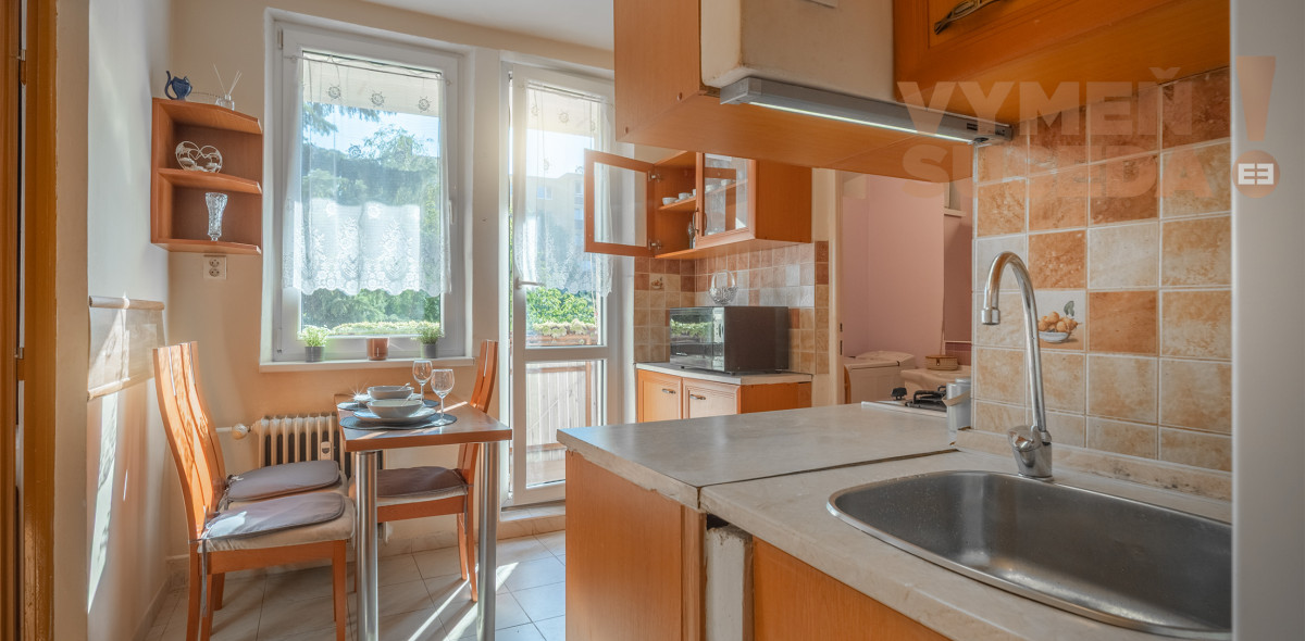 VYMEŇ SUSEDA! - VÝNIMOČNÝ 3 IZB. BYT S PRIESTRANNOU LOGGIOU A PIVNICOU, ul. BANŠELOVA., BA II. - RUŽINOV