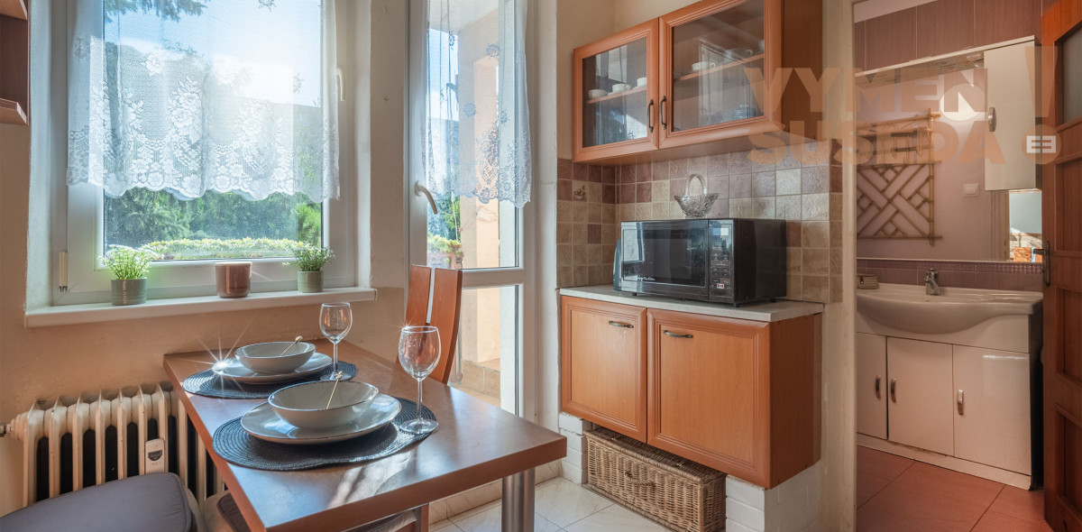 VYMEŇ SUSEDA! - VÝNIMOČNÝ 3 IZB. BYT S PRIESTRANNOU LOGGIOU A PIVNICOU, ul. BANŠELOVA., BA II. - RUŽINOV