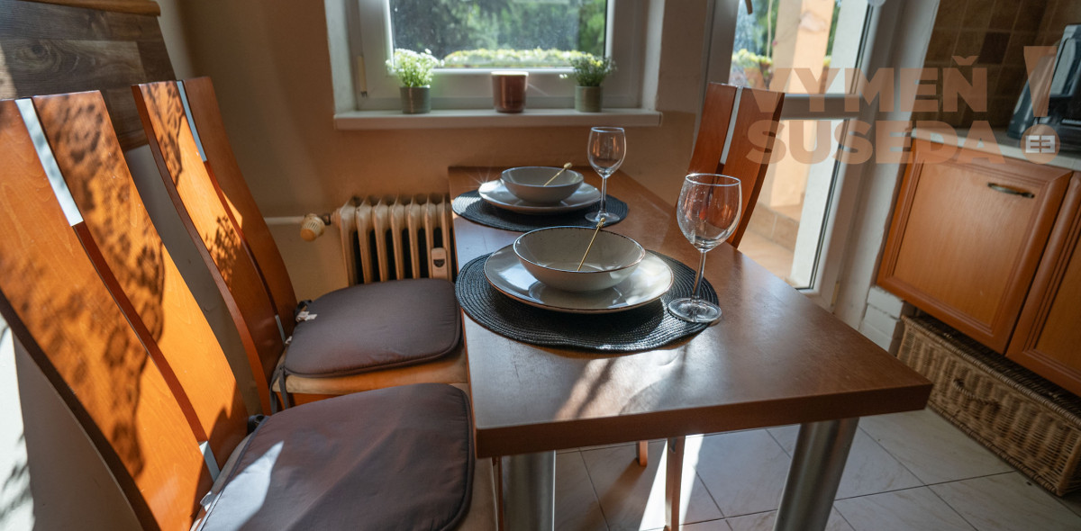 VYMEŇ SUSEDA! - VÝNIMOČNÝ 3 IZB. BYT S PRIESTRANNOU LOGGIOU A PIVNICOU, ul. BANŠELOVA., BA II. - RUŽINOV