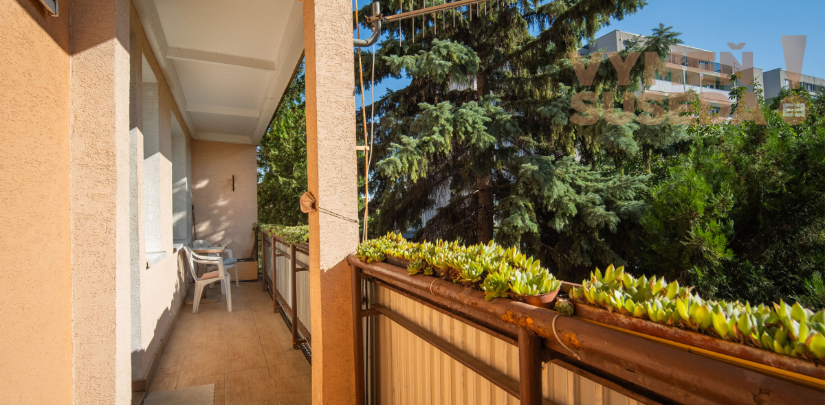 VYMEŇ SUSEDA! - VÝNIMOČNÝ 3 IZB. BYT S PRIESTRANNOU LOGGIOU A PIVNICOU, ul. BANŠELOVA., BA II. - RUŽINOV