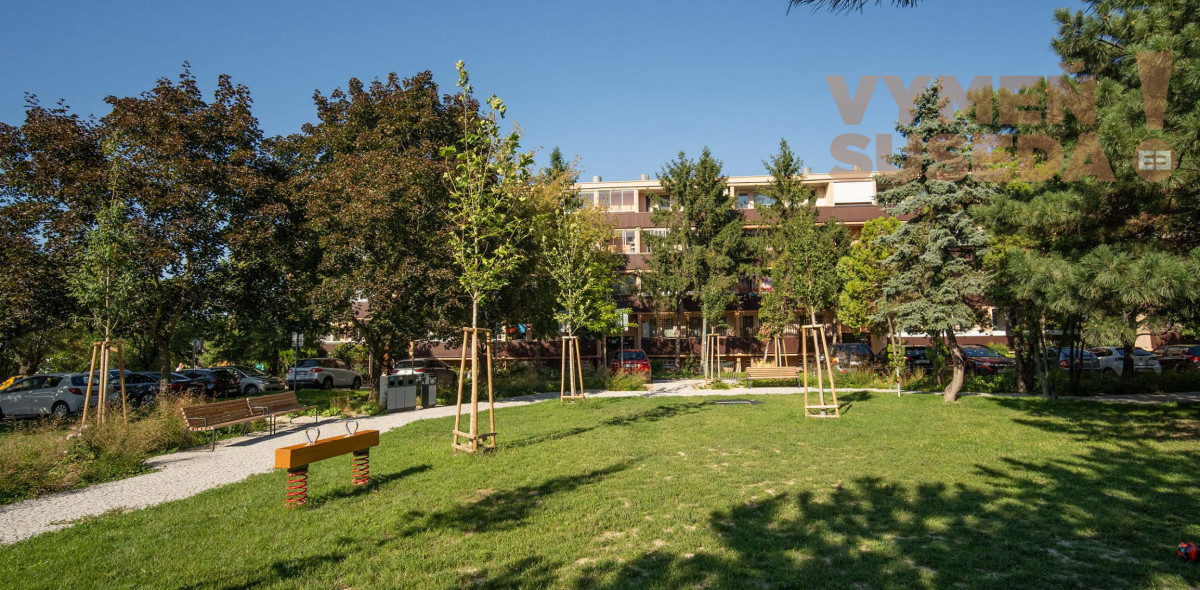 VYMEŇ SUSEDA! - VÝNIMOČNÝ 3 IZB. BYT S PRIESTRANNOU LOGGIOU A PIVNICOU, ul. BANŠELOVA., BA II. - RUŽINOV