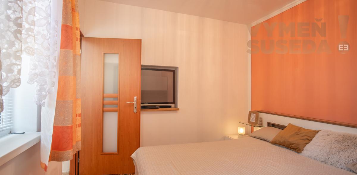 VYMEŇ SUSEDA ! -NA PREDAJ VÝNIMOČNÝ, PRIESTRANNÝ, KLIMATIZOVANÝ 3 izb. BYT S KOMERČNÝM PRIESTOROM