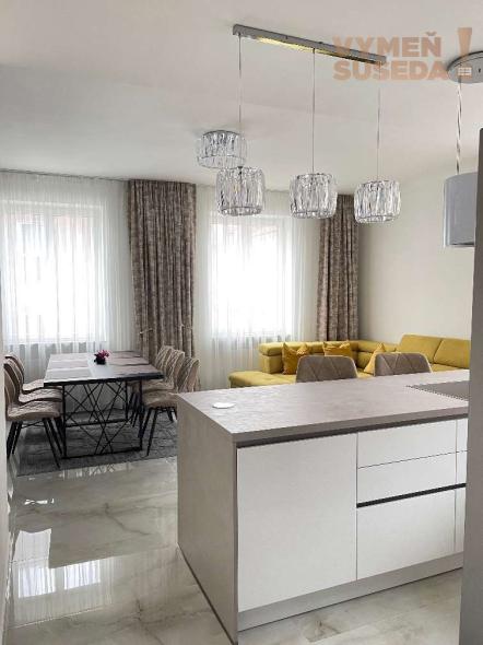 VYMEŇ SUSEDA! – Výnimočný 3izb. dizajnový byt, 87.00 m2 zariadený vo vysokom štandarde, v srdci mesta Wiener Neustadt.