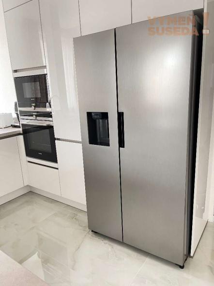 VYMEŇ SUSEDA! – Výnimočný 3izb. dizajnový byt, 87.00 m2 zariadený vo vysokom štandarde, v srdci mesta Wiener Neustadt.