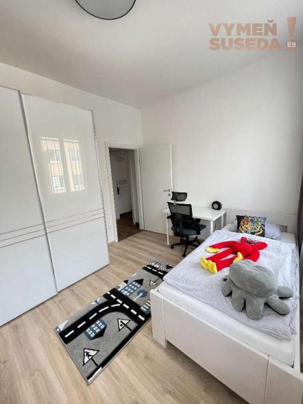 VYMEŇ SUSEDA! – Výnimočný 3izb. dizajnový byt, 87.00 m2 zariadený vo vysokom štandarde, v srdci mesta Wiener Neustadt.