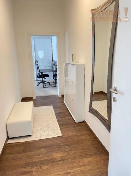 VYMEŇ SUSEDA! – Výnimočný 3izb. dizajnový byt, 87.00 m2 zariadený vo vysokom štandarde, v srdci mesta Wiener Neustadt.