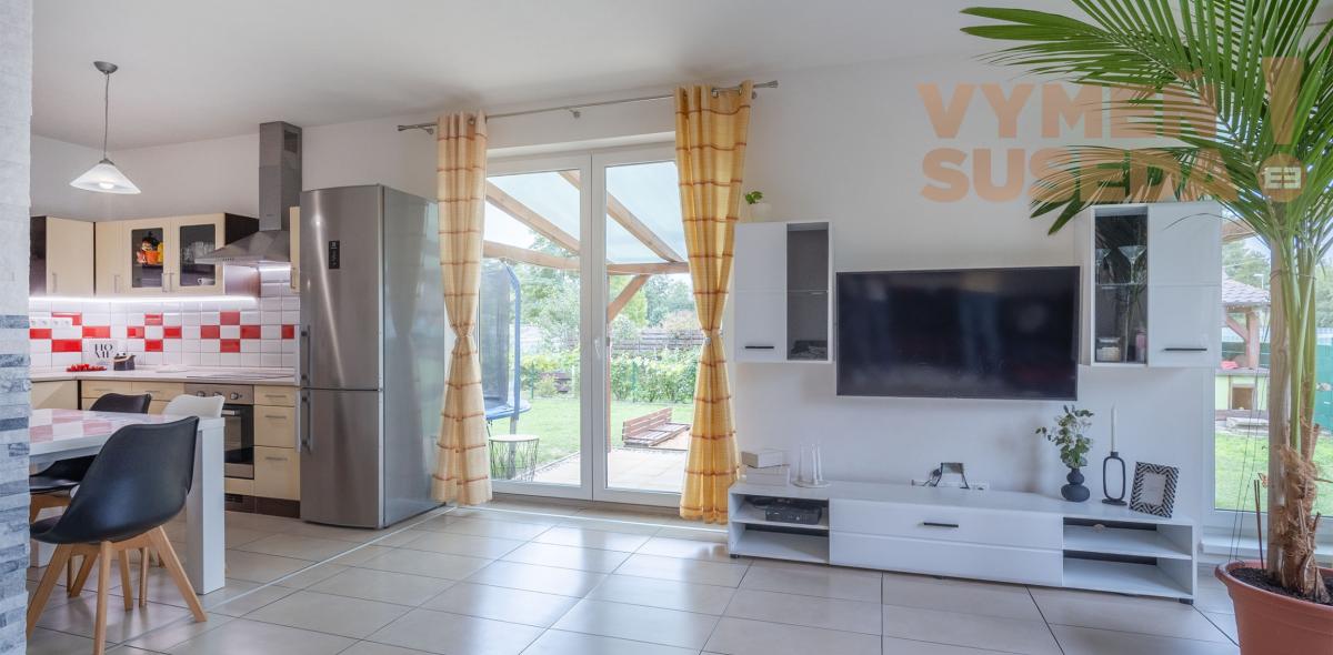 VYMEŇ SUSEDA! – 4 IZB. RODINNÝ DOM S VEĽKÝM ZÁHRADNÝM DOMČEKOM V OBĽÚBENEJ REKREAČNEJ OBLASTI, PLAVECKÝ ŠTVRTOK - VAMPÍL