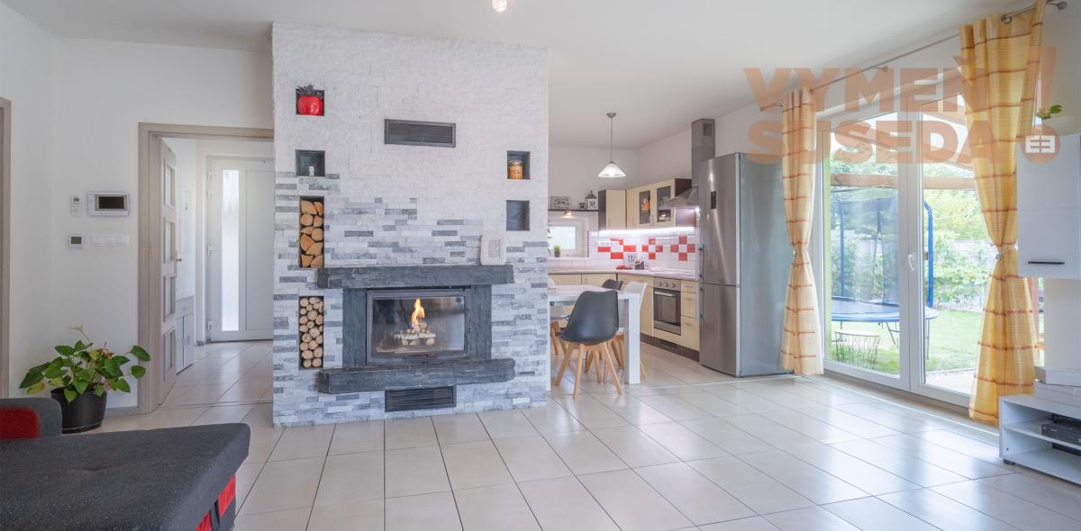 VYMEŇ SUSEDA! – 4 IZB. RODINNÝ DOM S VEĽKÝM ZÁHRADNÝM DOMČEKOM V OBĽÚBENEJ REKREAČNEJ OBLASTI, PLAVECKÝ ŠTVRTOK - VAMPÍL