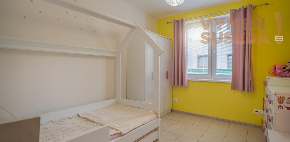 VYMEŇ SUSEDA! – 4 IZB. RODINNÝ DOM S VEĽKÝM ZÁHRADNÝM DOMČEKOM V OBĽÚBENEJ REKREAČNEJ OBLASTI, PLAVECKÝ ŠTVRTOK - VAMPÍL