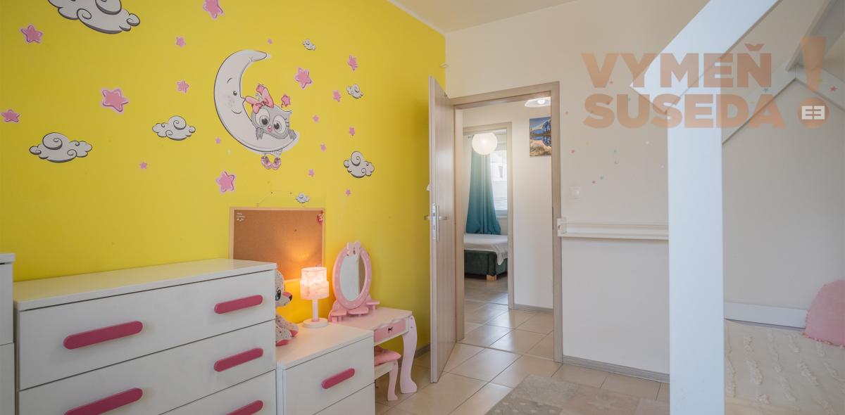 VYMEŇ SUSEDA! – 4 IZB. RODINNÝ DOM S VEĽKÝM ZÁHRADNÝM DOMČEKOM V OBĽÚBENEJ REKREAČNEJ OBLASTI, PLAVECKÝ ŠTVRTOK - VAMPÍL