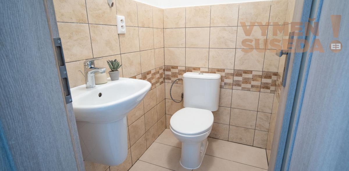 VYMEŇ SUSEDA! – 4 IZB. RODINNÝ DOM S VEĽKÝM ZÁHRADNÝM DOMČEKOM V OBĽÚBENEJ REKREAČNEJ OBLASTI, PLAVECKÝ ŠTVRTOK - VAMPÍL